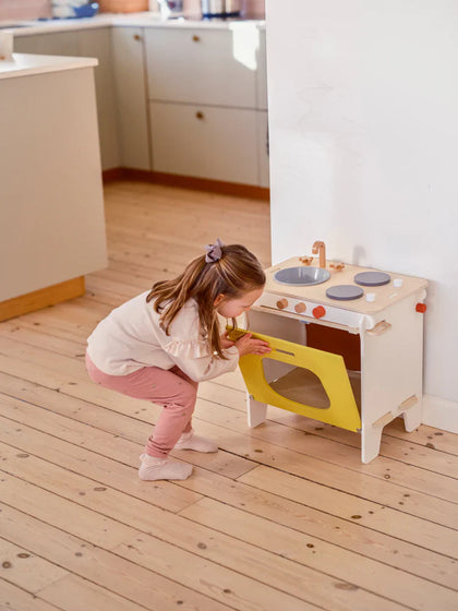 Kitchen & Doll Accessories