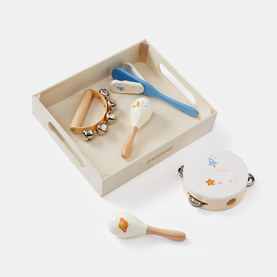 Music set space in wooden tray