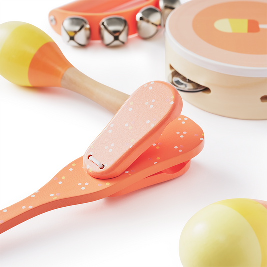 Music set ice cream in wooden tray