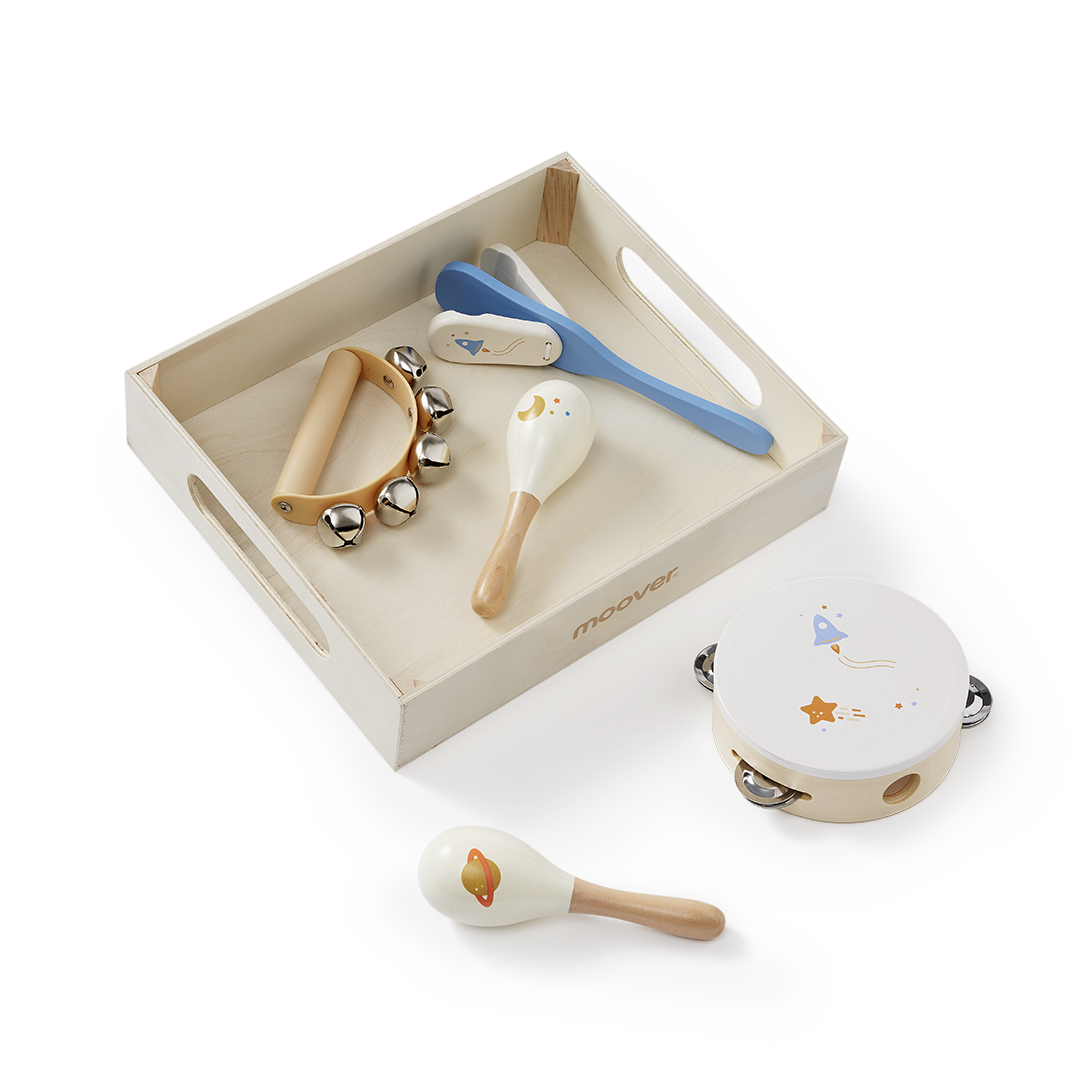 Music set space in wooden tray